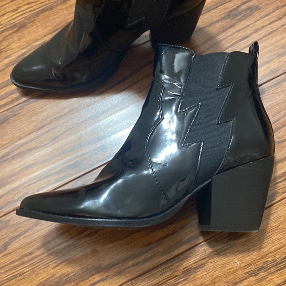 Kendall & Kylie Black Patent Leather Boots - Picture 4 of 6